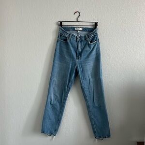 Abercrombie Curve Love  The Ankle Straight Ultra High Rise